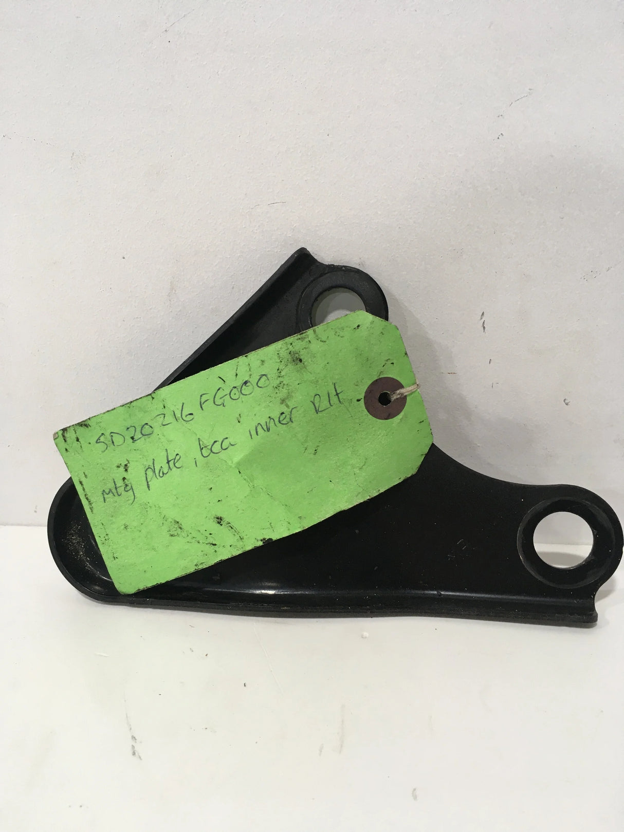 20216FG000 Subaru Mounting Plate TCA Inner R/H