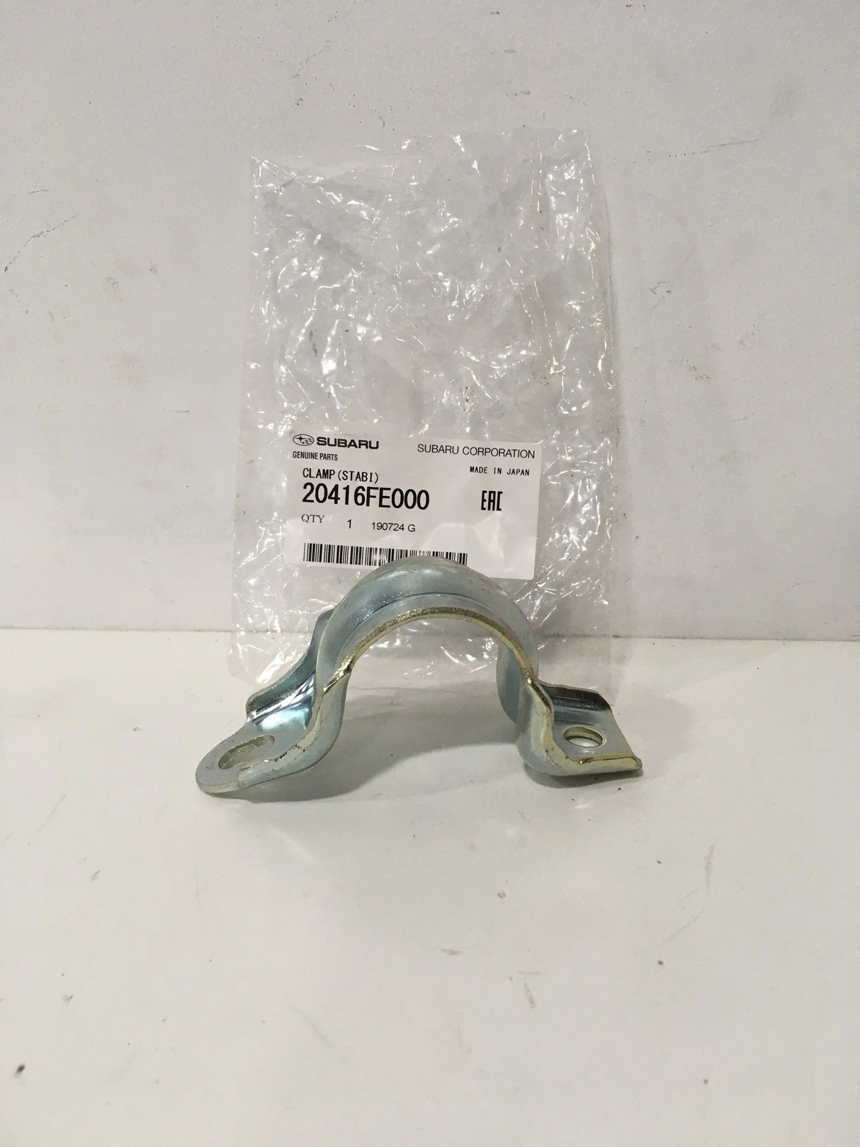 20416FE000 Subaru Anti Roll Bar Front Clamp 2002-2007