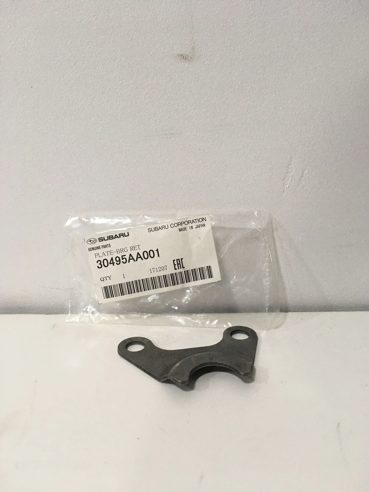 30495AA001 Subaru Plate Bearing Retainer Gearbox