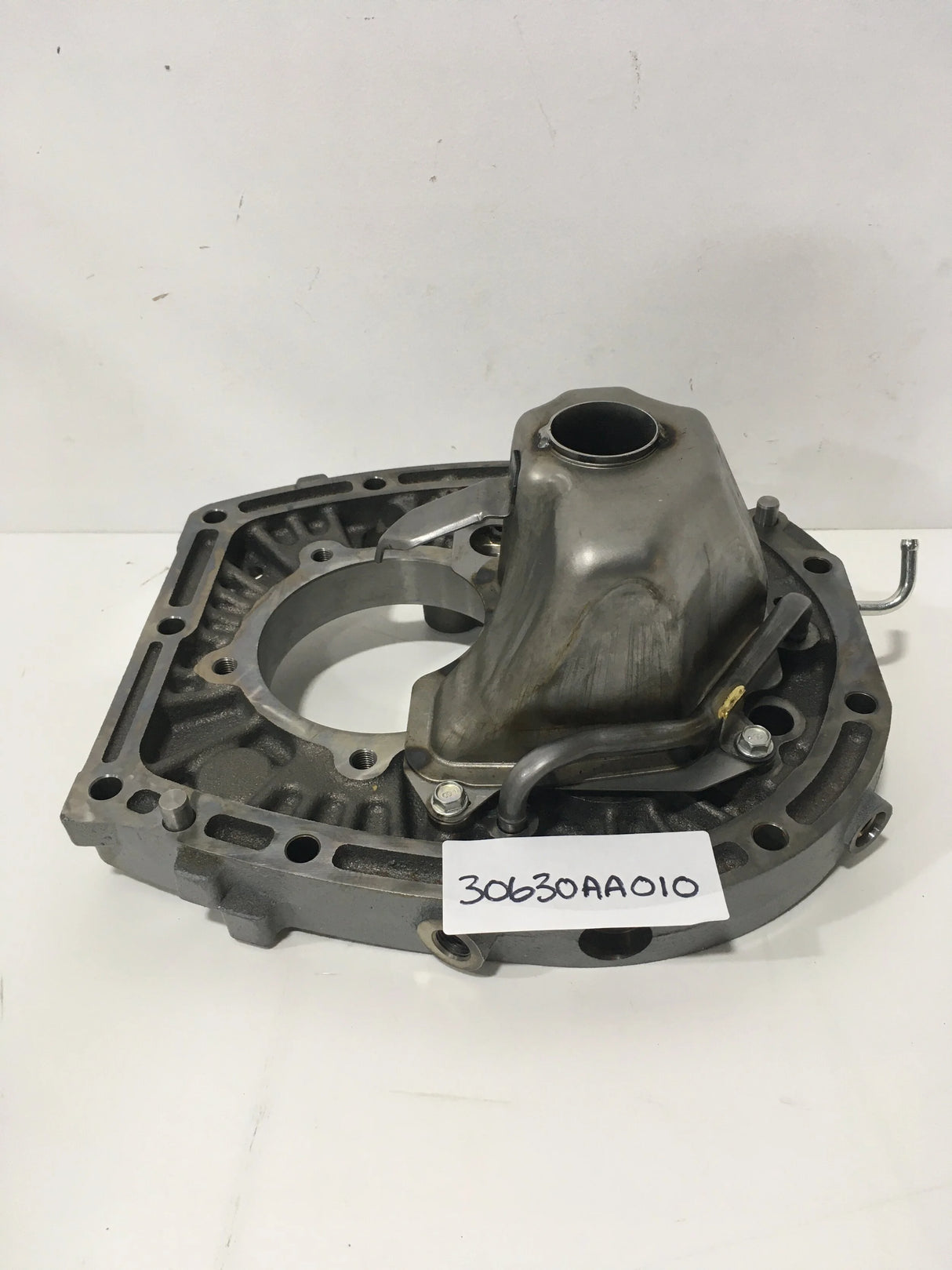 30630AA010 (30630AA040) Subaru Gearbox Centre Plate Assembly
