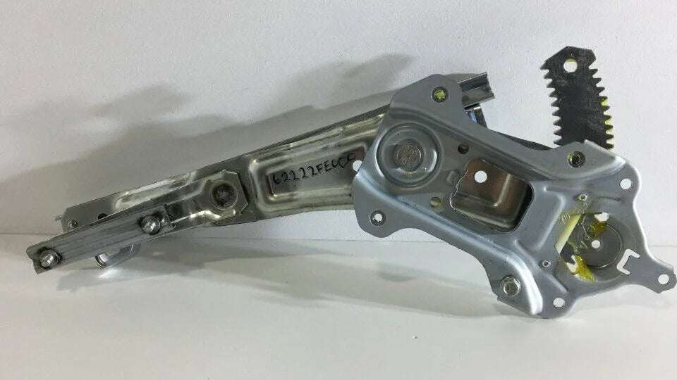 62222FE000 Subaru Rear Door Window Regulator R/H