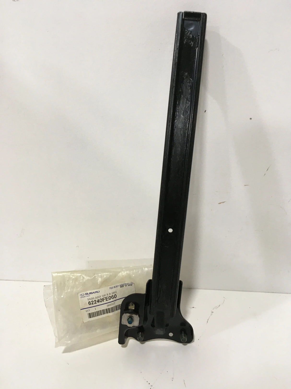 62240FE060 Subaru Rear Door Window Sash Assembly R/H Rear