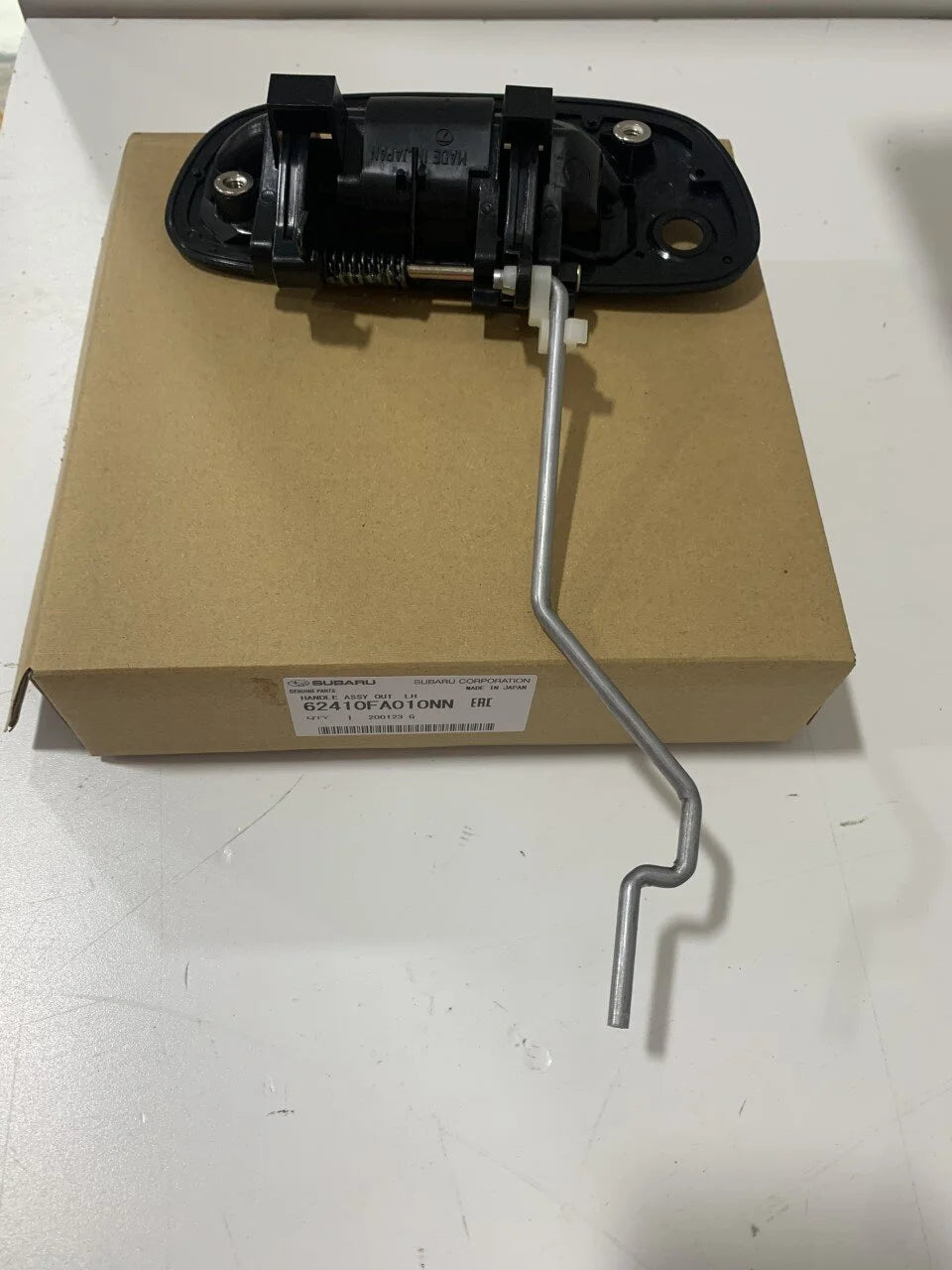62410FA010NN Subaru Classic Outer Front Door Handle L/H 1993-01
