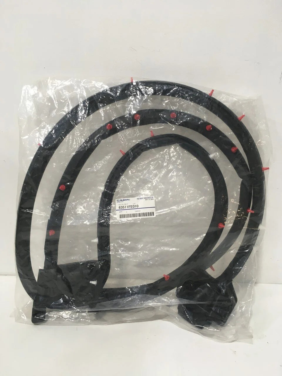 63511FE010 Subaru Front Door Weather Strip L/H 2001-2007