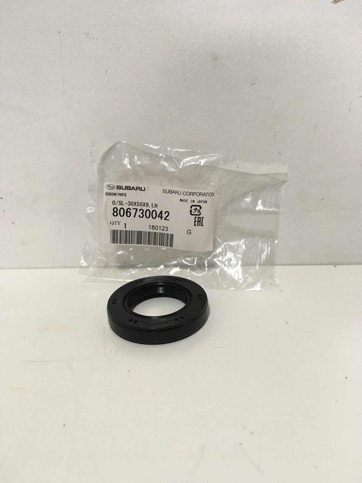 806730042 Subaru Oil Seal Front Diff/Driveshaft L/H 30x50x9