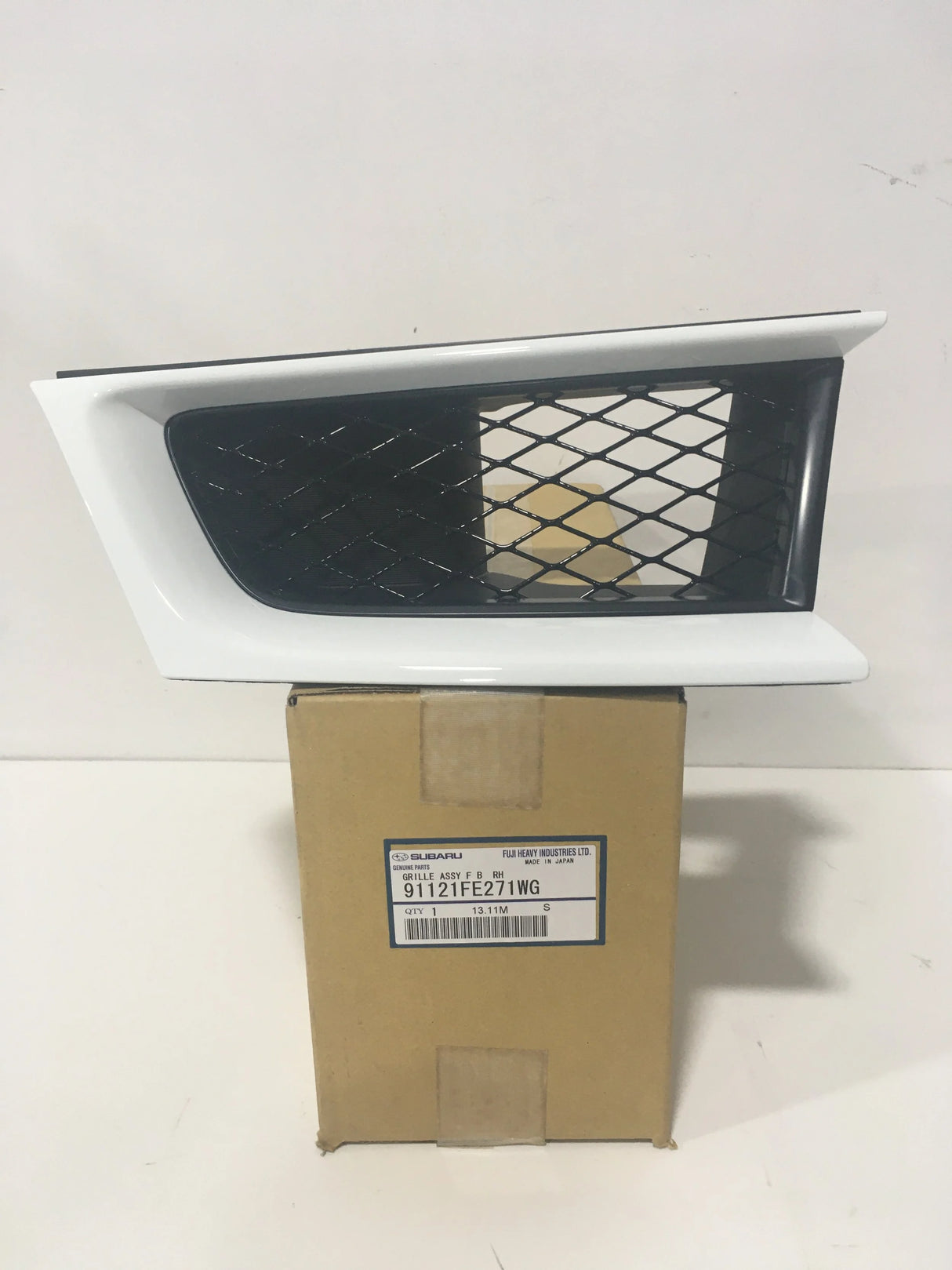 91121FE271WG Subaru Front Grille Assembly R/H White