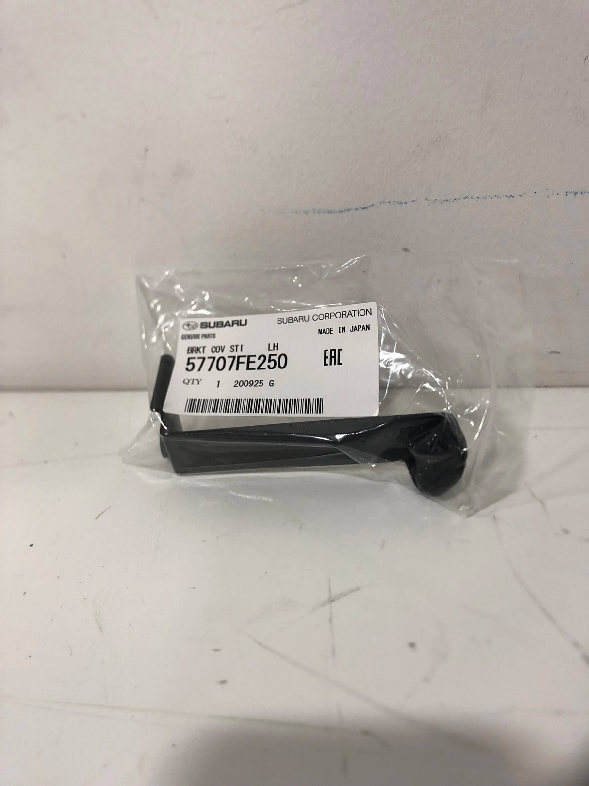 57707FE250 Subaru Front Bumper Fog Light Bracket L/H