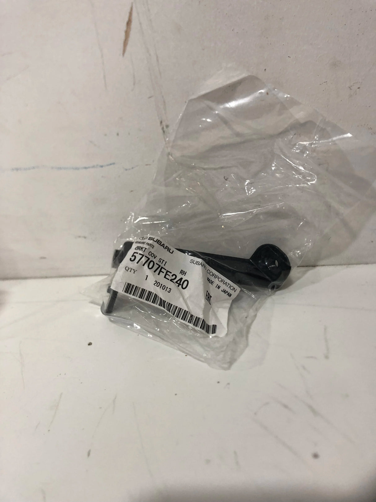 57707FE240 Subaru Front Bumper Fog Light Bracket R/H