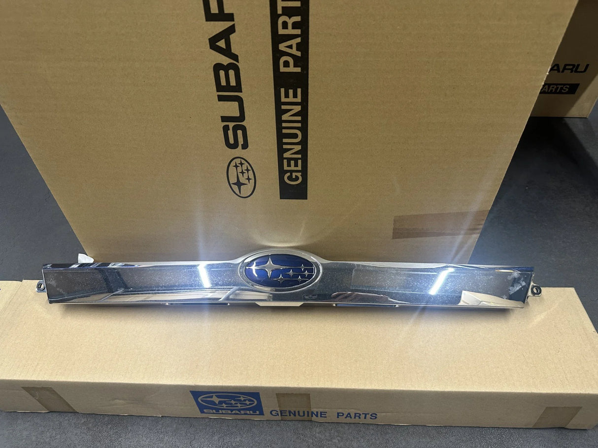 91112FG000 Subaru Hatchback Boot Lid Trim/Handle 2008-2010 (91112FG003)