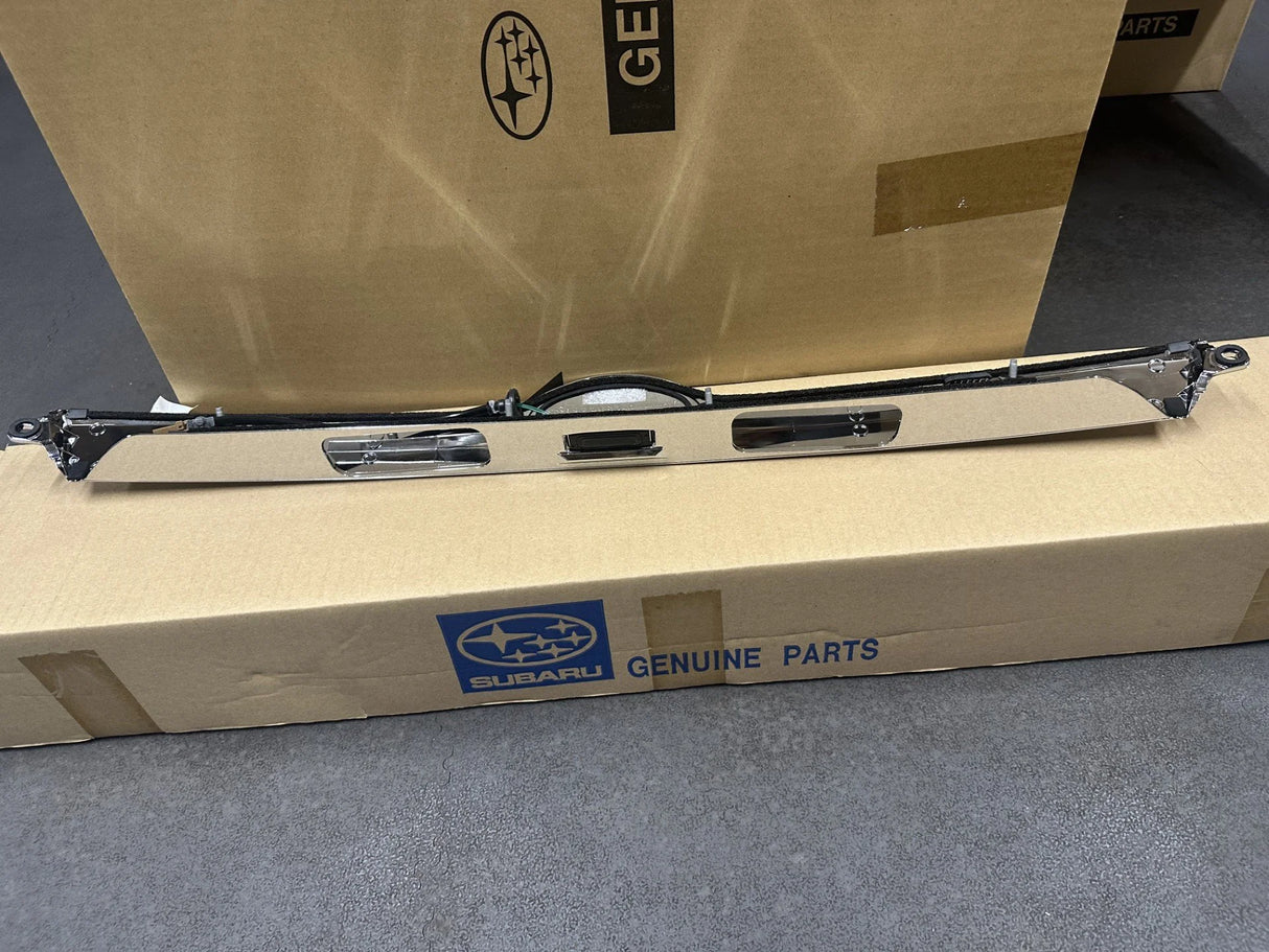 91112FG000 Subaru Hatchback Boot Lid Trim/Handle 2008-2010 (91112FG003)