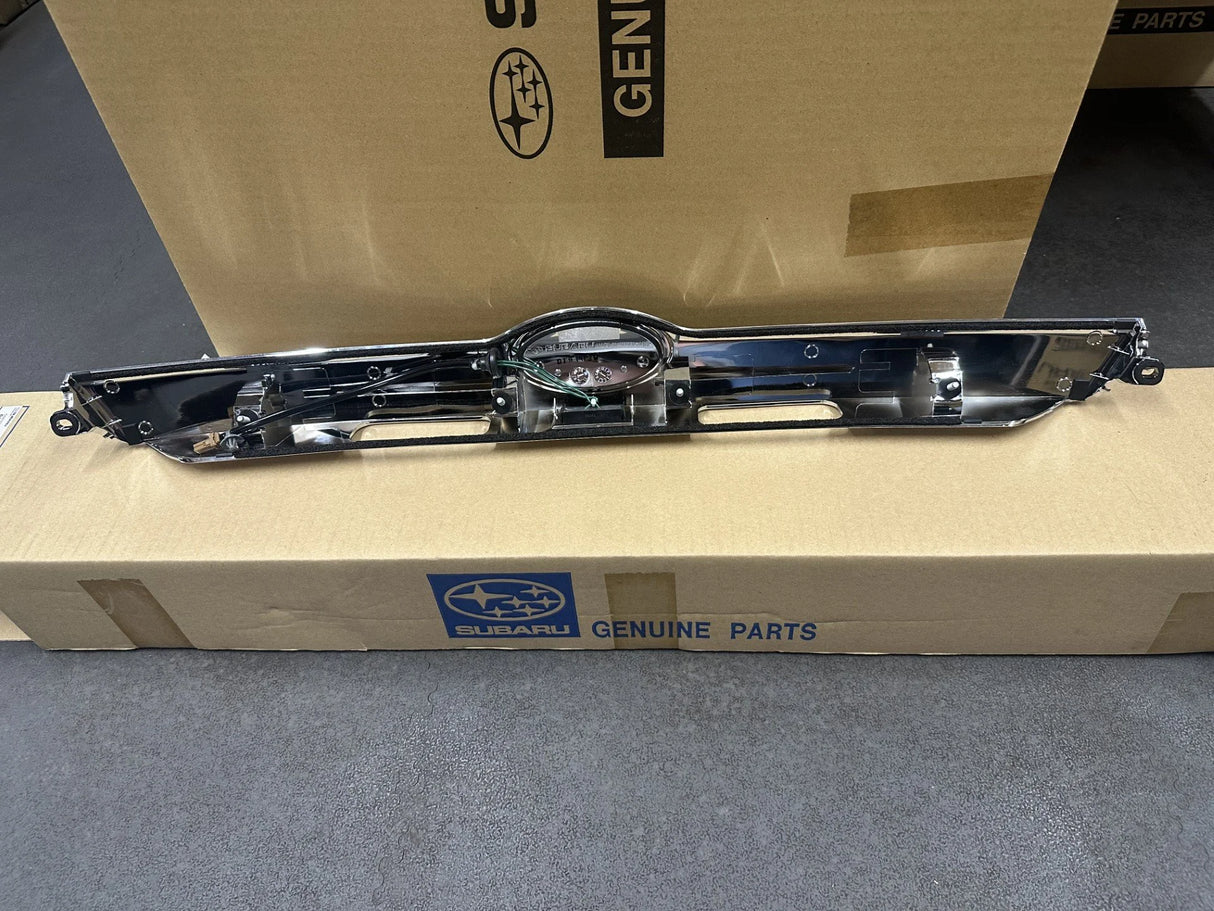 91112FG000 Subaru Hatchback Boot Lid Trim/Handle 2008-2010 (91112FG003)