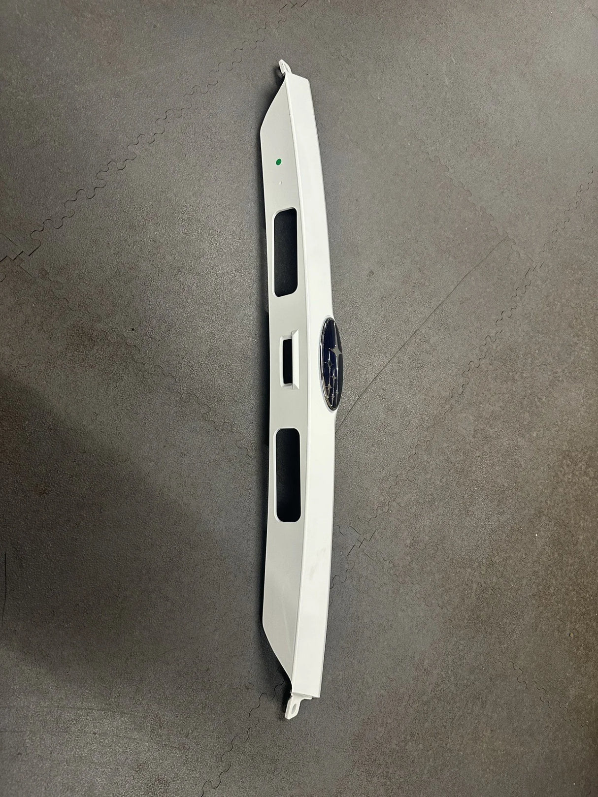 91112FG140WG Subaru Hatchback Boot Lid Trim/Handle 2008-2014 (91112FG143WG)