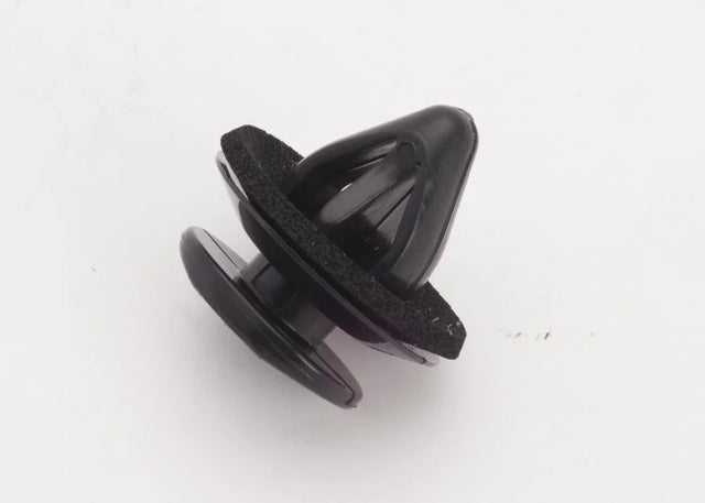 909130088 Subaru Sill, Boot Garnish, Lamp & Number Plate Clip D9