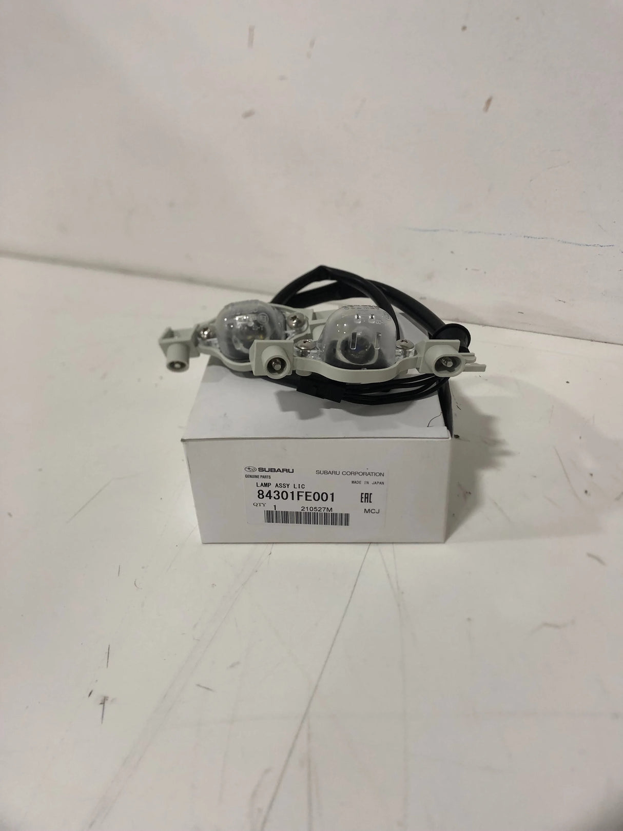 84301FE001 Subaru Rear Number Plate Light