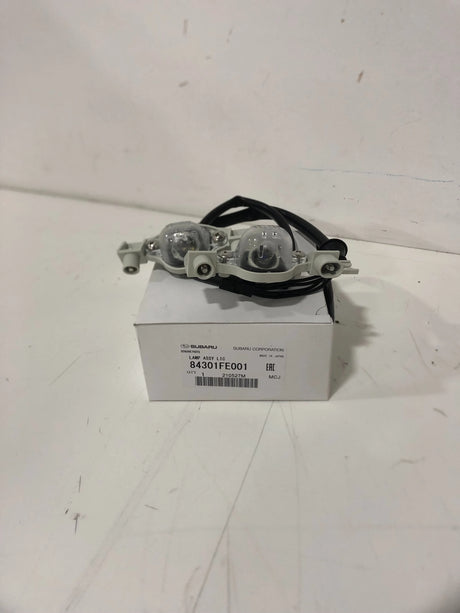 84301FE001 Subaru Rear Number Plate Light